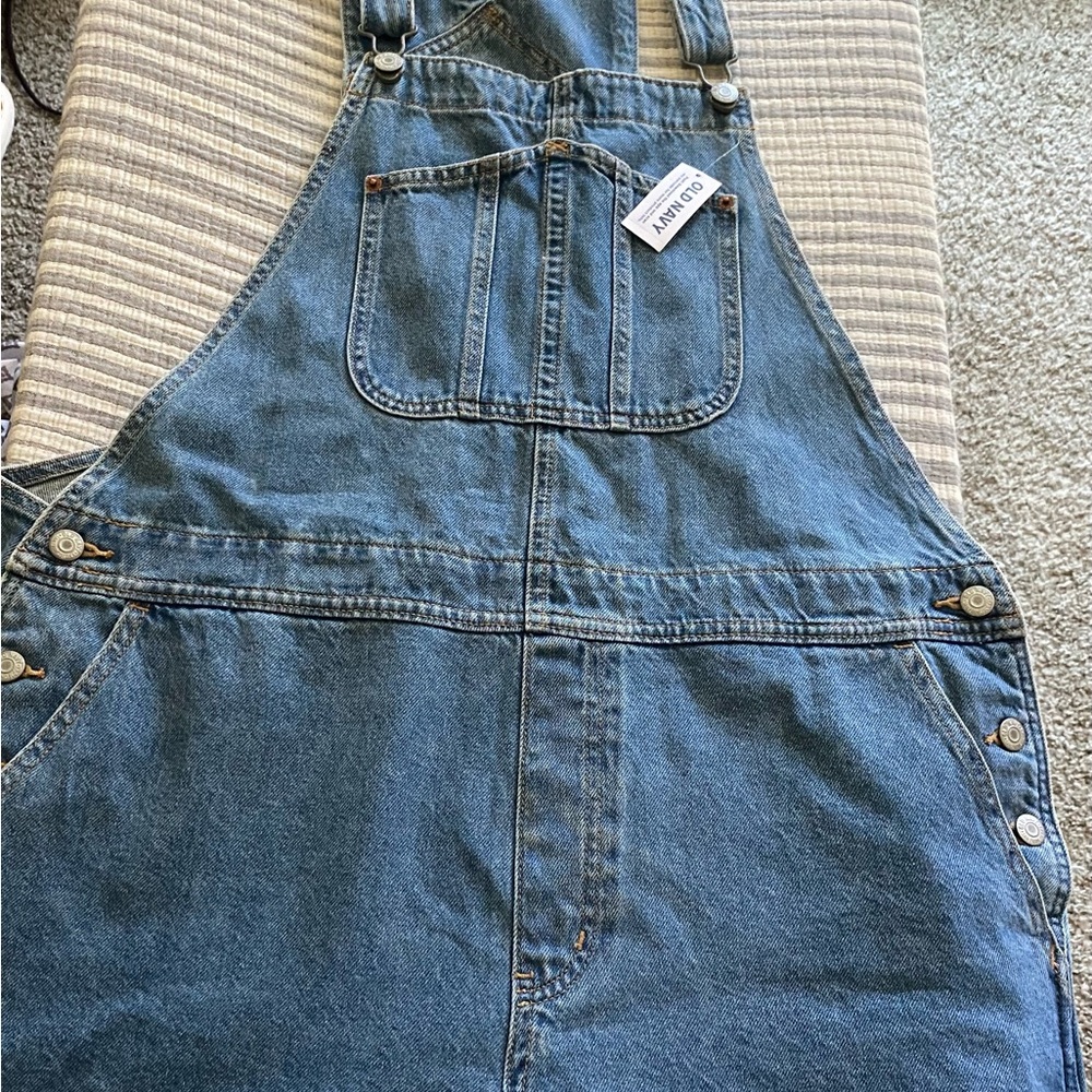 Old Navy Blue Denim Women Jeans Overall Shorts .. Brand New